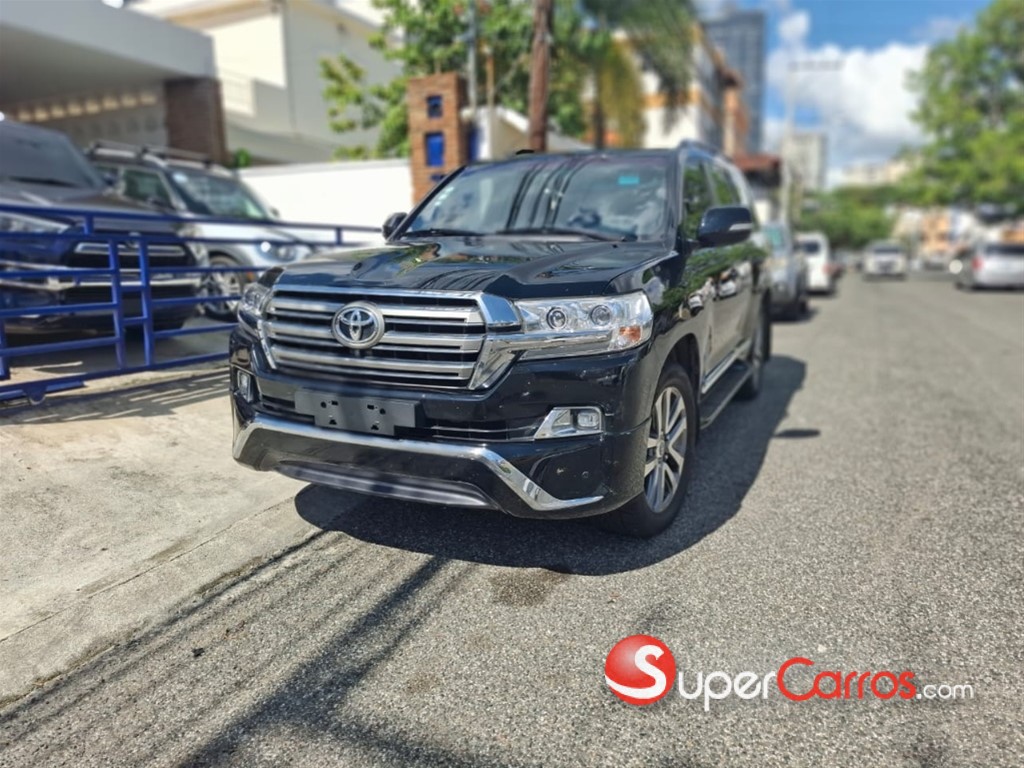 2018 Toyota Land Cruiser — foto 9 / 12
