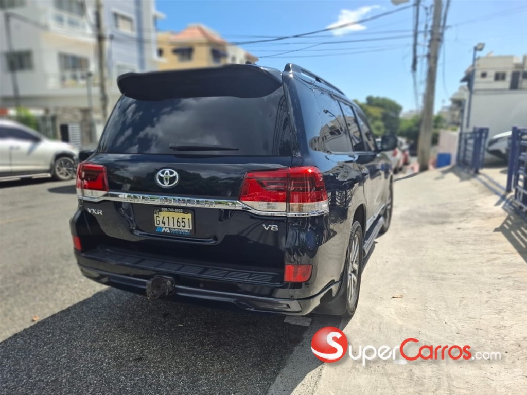 2018 Toyota Land Cruiser — foto 11 / 12