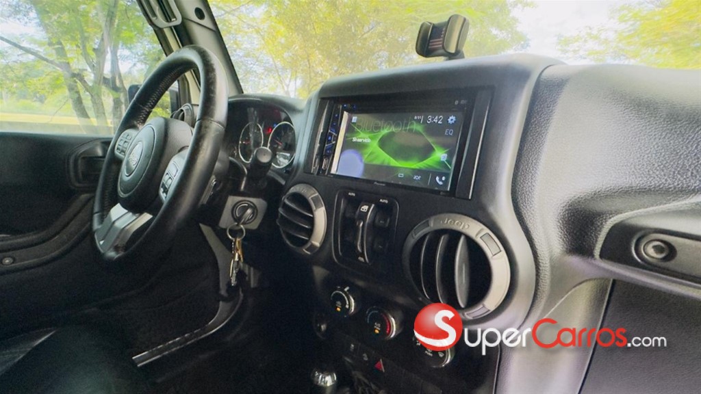 2016 Jeep Wrangler Trail Rated OSCAR MIKE — foto 9 / 10