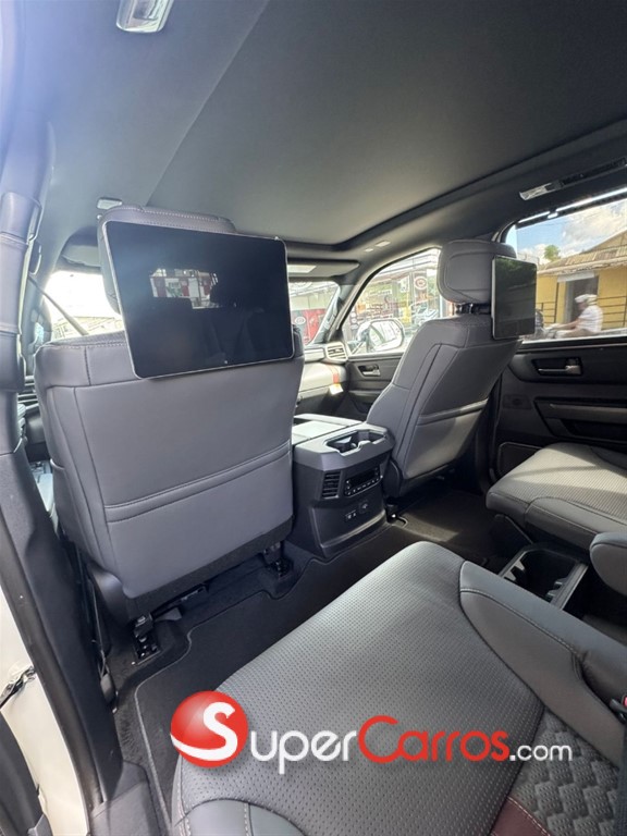 2026 Toyota Sequoia Capstone — foto 4 / 12