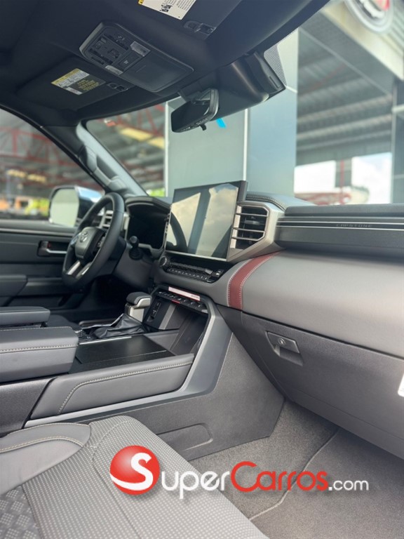 2026 Toyota Sequoia Capstone — foto 10 / 12