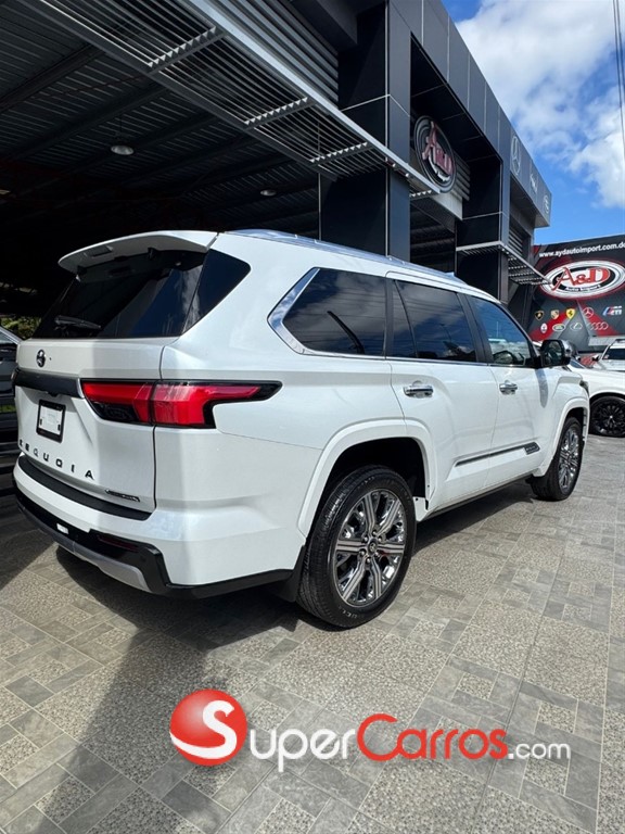 2026 Toyota Sequoia Capstone — foto 11 / 12