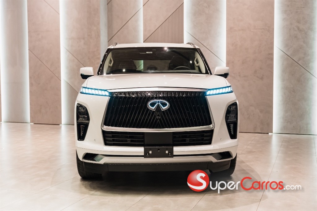 2026 Infiniti QX-80 — foto 2 / 11