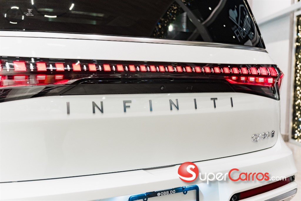 2026 Infiniti QX-80 — foto 6 / 11