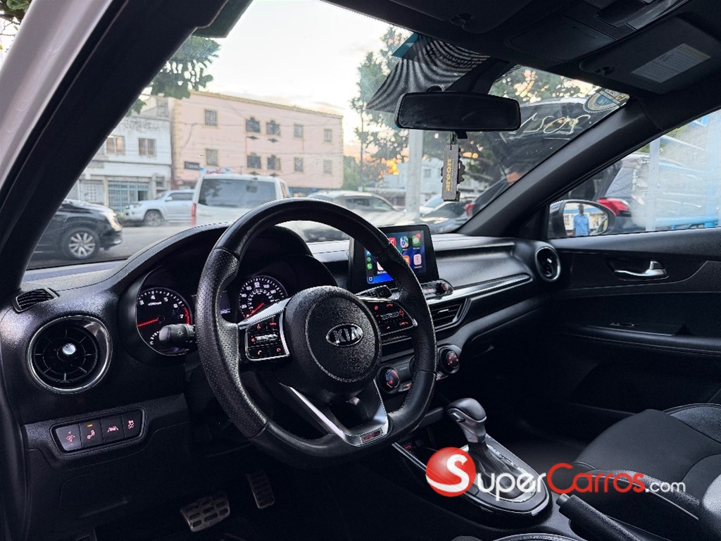 2021 Kia Forte GT Line — foto 4 / 9