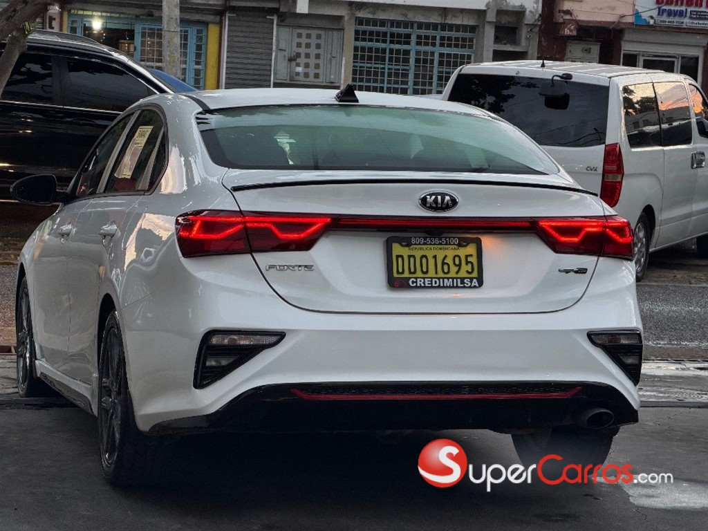 2021 Kia Forte GT Line — foto 8 / 9