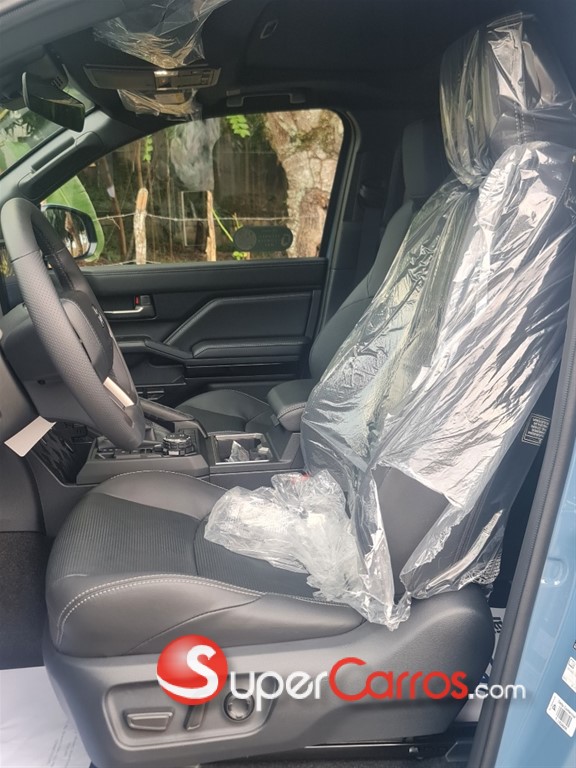 2026 Toyota 4 Runner Limited — foto 6 / 8