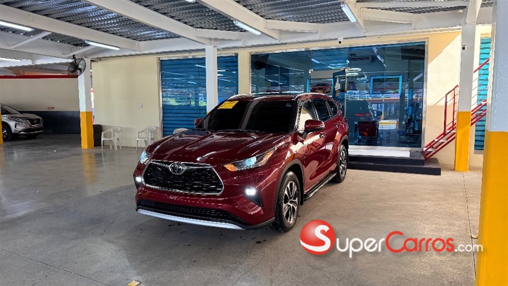 2021 Toyota Highlander XLE — foto 2 / 12