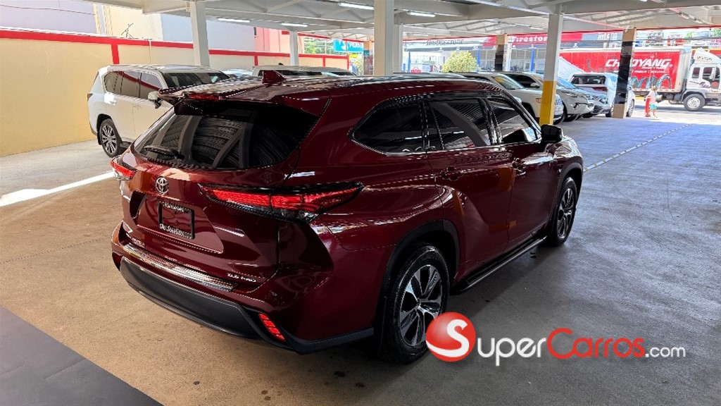 2021 Toyota Highlander XLE — foto 3 / 12