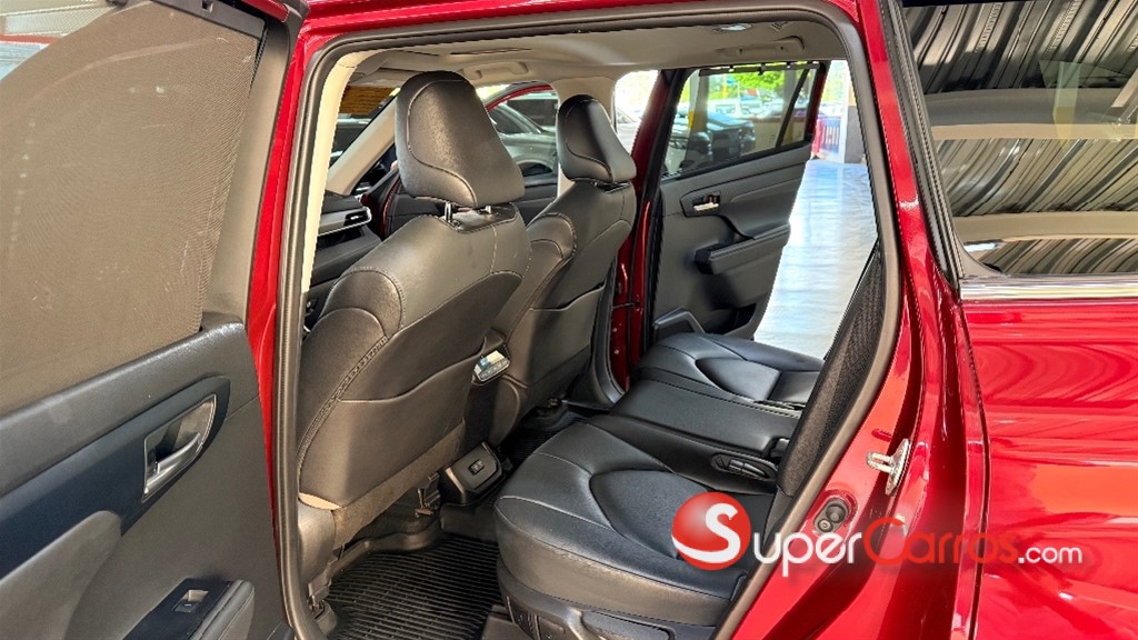 2021 Toyota Highlander XLE — foto 5 / 12