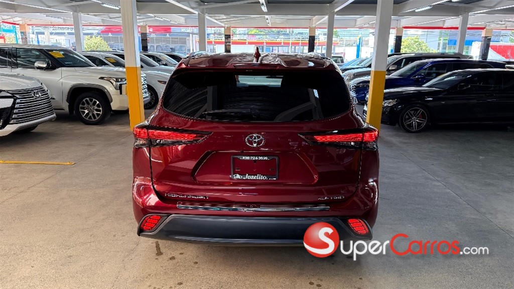 2021 Toyota Highlander XLE — foto 6 / 12