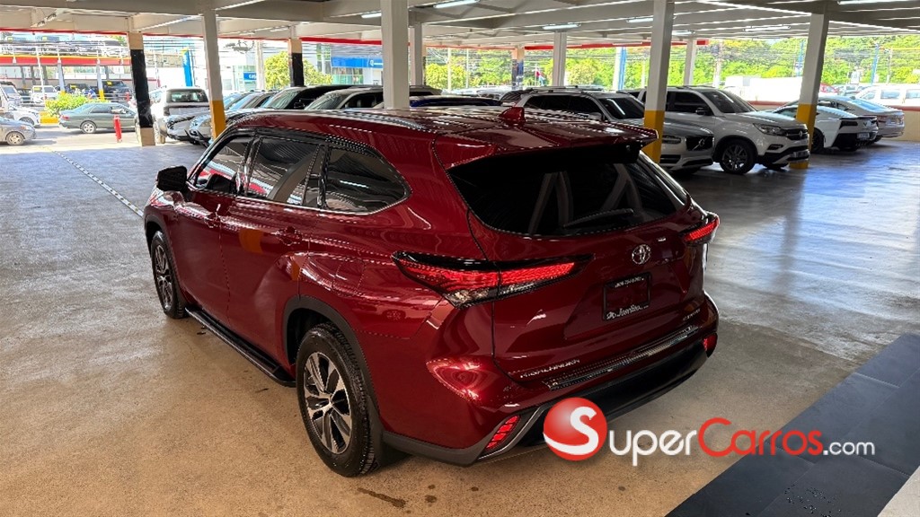 2021 Toyota Highlander XLE — foto 7 / 12