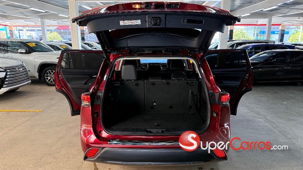 2021 Toyota Highlander XLE — foto 9 / 12