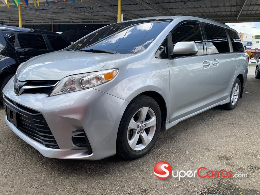 2019 Toyota Sienna LE — foto 3 / 8