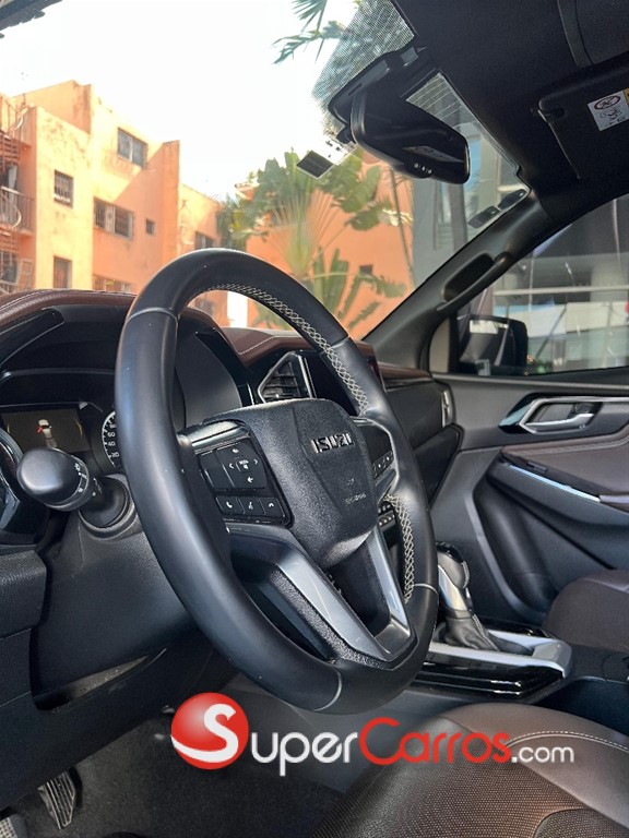 2023 Isuzu DMAX LSE — foto 4 / 10