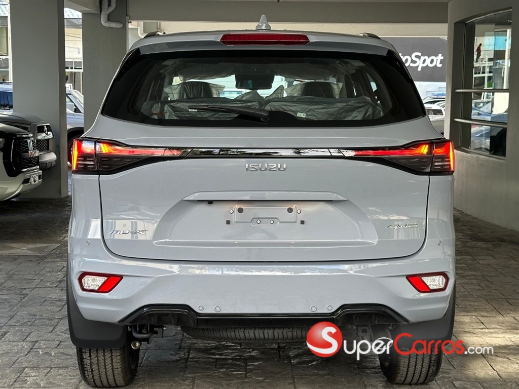 2027 Isuzu Mux — foto 5 / 8