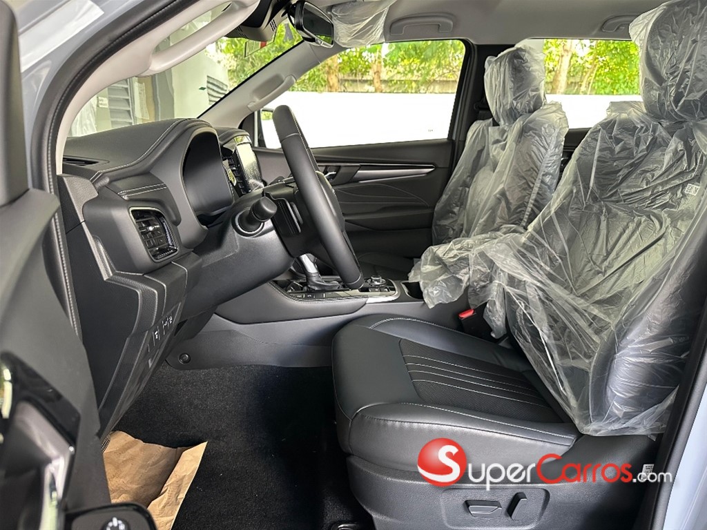 2027 Isuzu Mux — foto 6 / 8