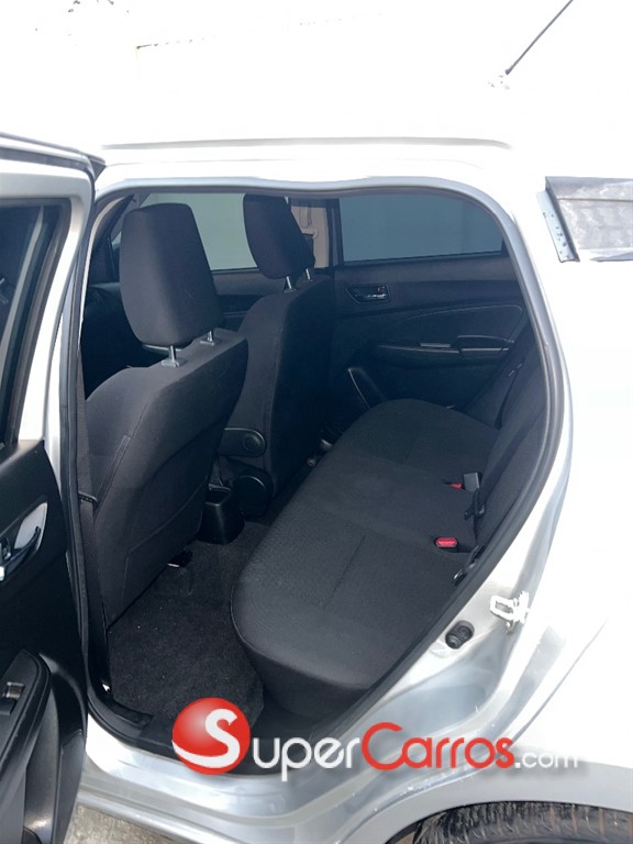 2018 Suzuki Swift — foto 8 / 9