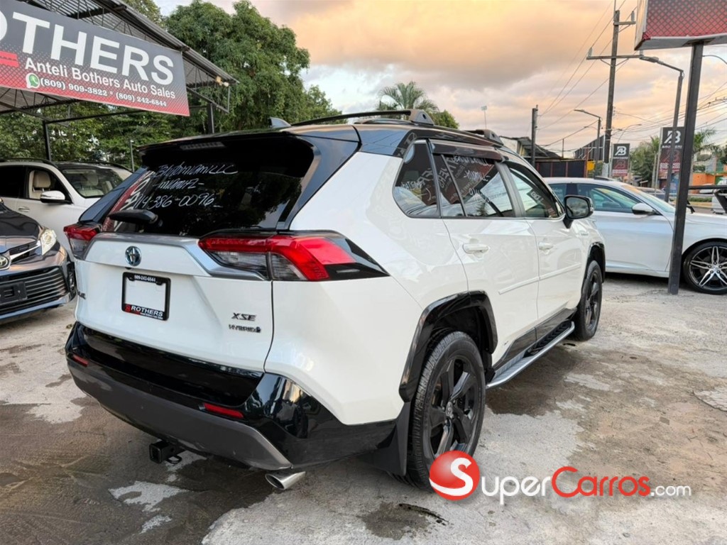 2020 Toyota RAV4 XSE Hybrid Sport — foto 5 / 12