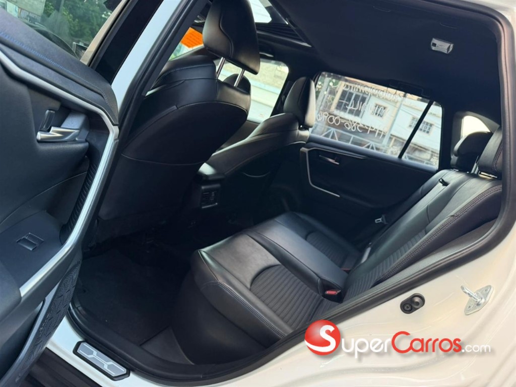 2020 Toyota RAV4 XSE Hybrid Sport — foto 8 / 12