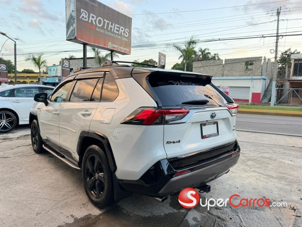 2020 Toyota RAV4 XSE Hybrid Sport — foto 10 / 12