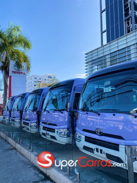 2026 Toyota Coaster — foto 2 / 11