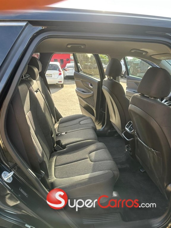 2020 Hyundai Santa Fe SE — foto 6 / 12