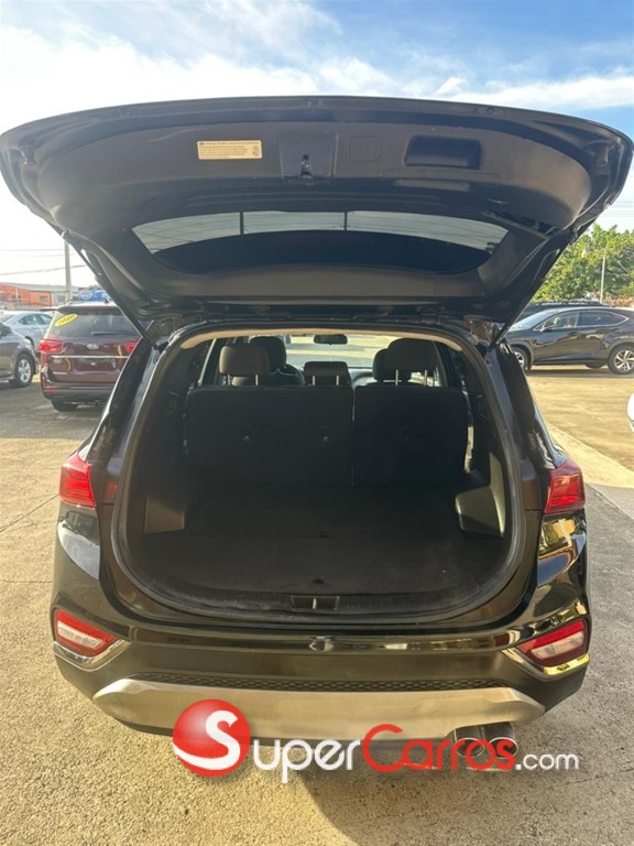 2020 Hyundai Santa Fe SE — foto 8 / 12