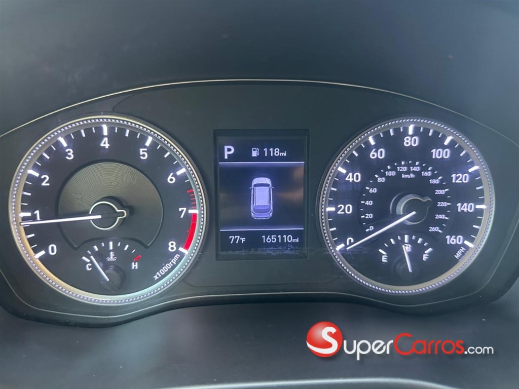 2020 Hyundai Santa Fe SE — foto 9 / 12