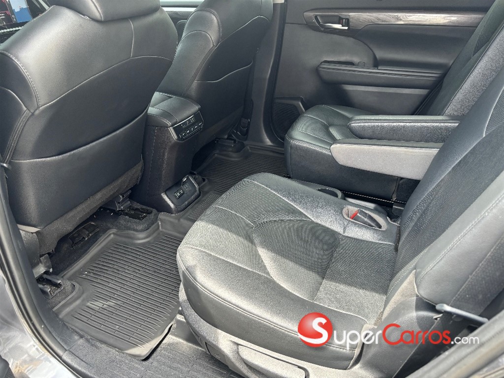 2020 Toyota Highlander Limited — foto 7 / 12