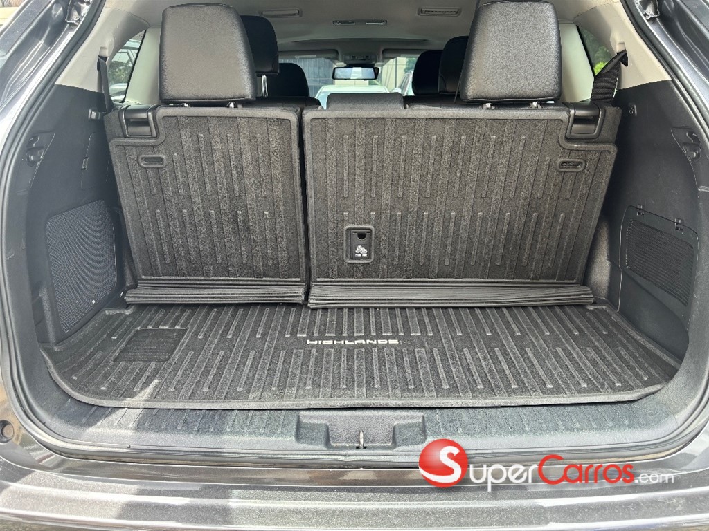 2020 Toyota Highlander Limited — foto 9 / 12