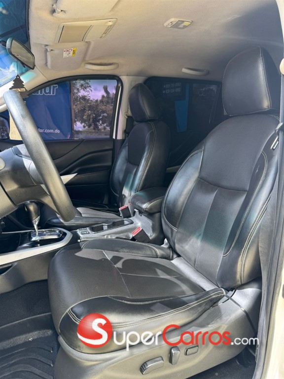 2017 Nissan Frontier LE — foto 8 / 10