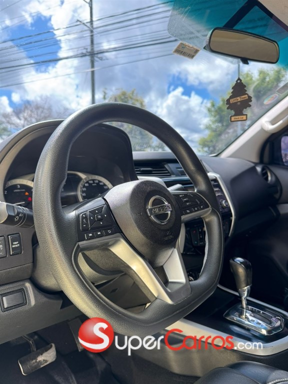 2017 Nissan Frontier LE — foto 9 / 10