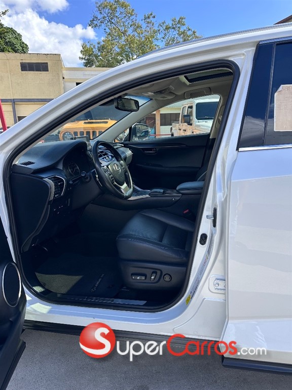 2019 Lexus NX 300 — foto 7 / 11