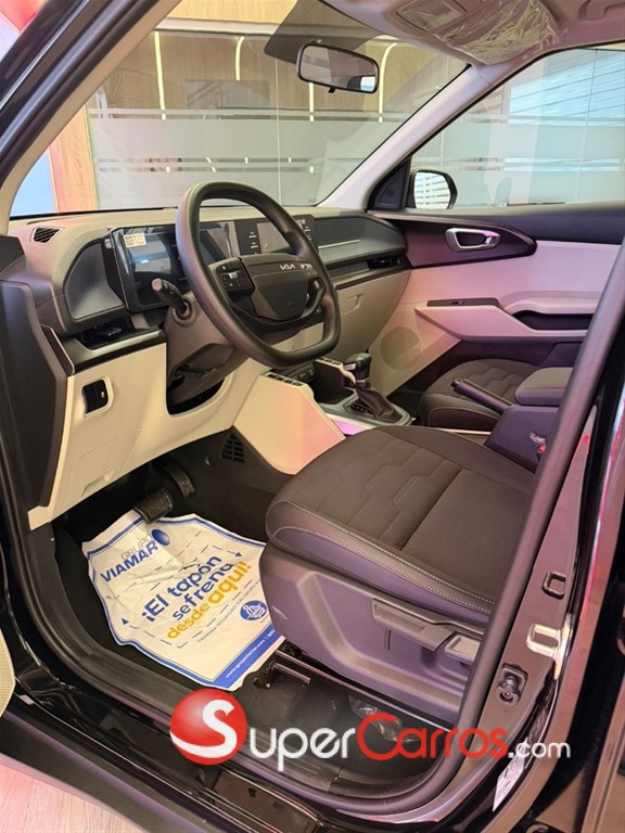 2027 Kia Carens — foto 6 / 8