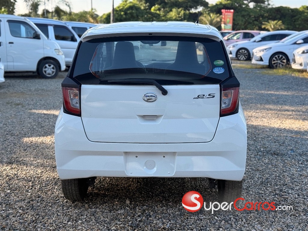 2020 Daihatsu Mira — foto 9 / 12