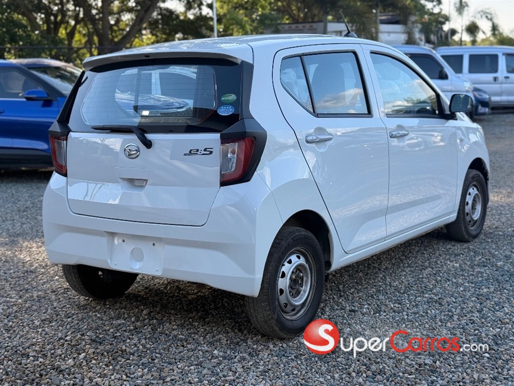 2020 Daihatsu Mira — foto 10 / 12