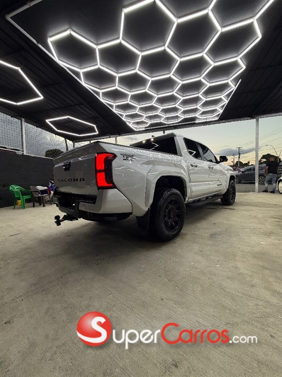 2024 Toyota Tacoma TRD SPORT — foto 11 / 12