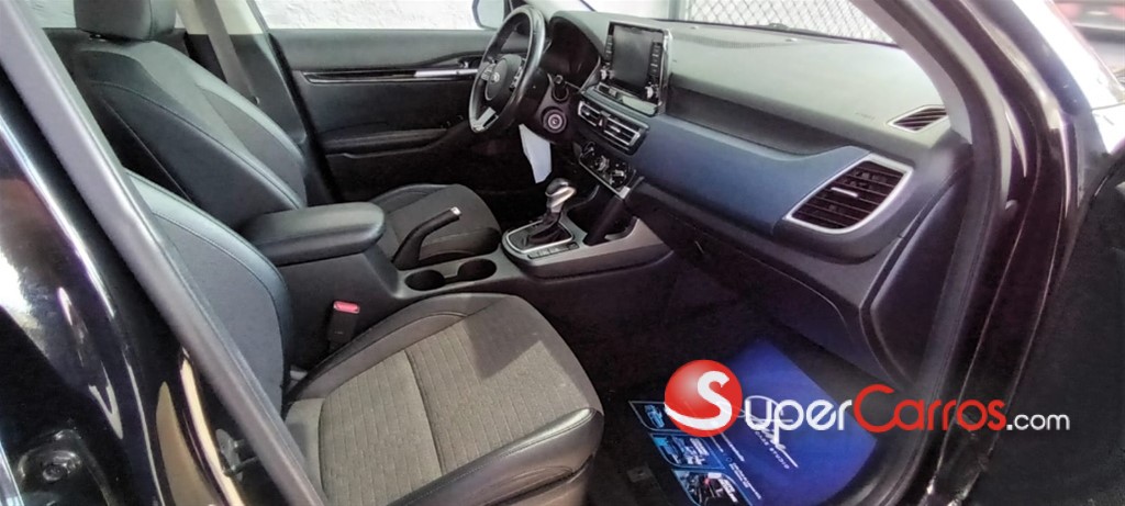2021 Kia Seltos — foto 8 / 12