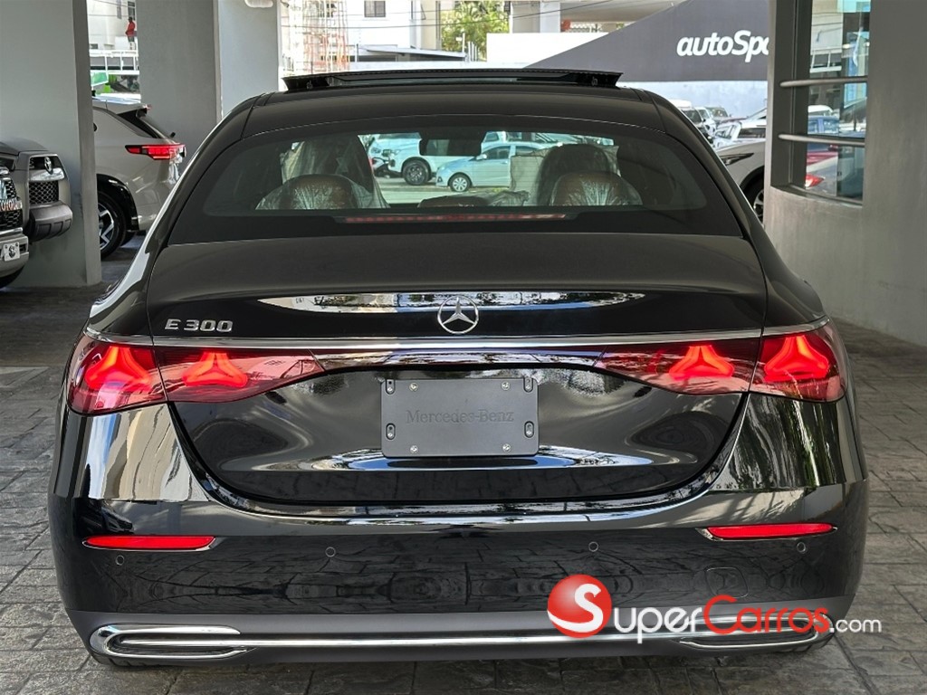 2026 Mercedes-Benz Clase E 300 Avantgarde — foto 5 / 10