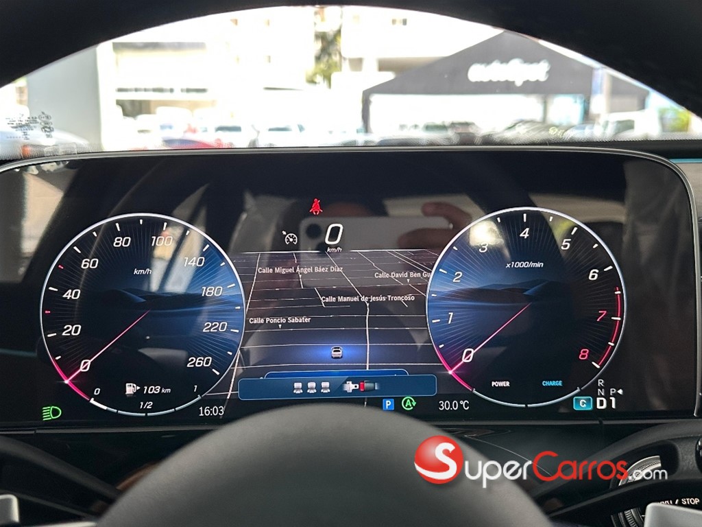 2026 Mercedes-Benz Clase E 300 Avantgarde — foto 6 / 10