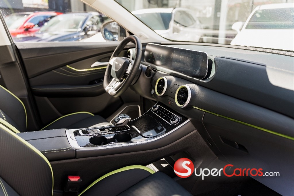2026 Forthing T5 HEV — foto 8 / 12
