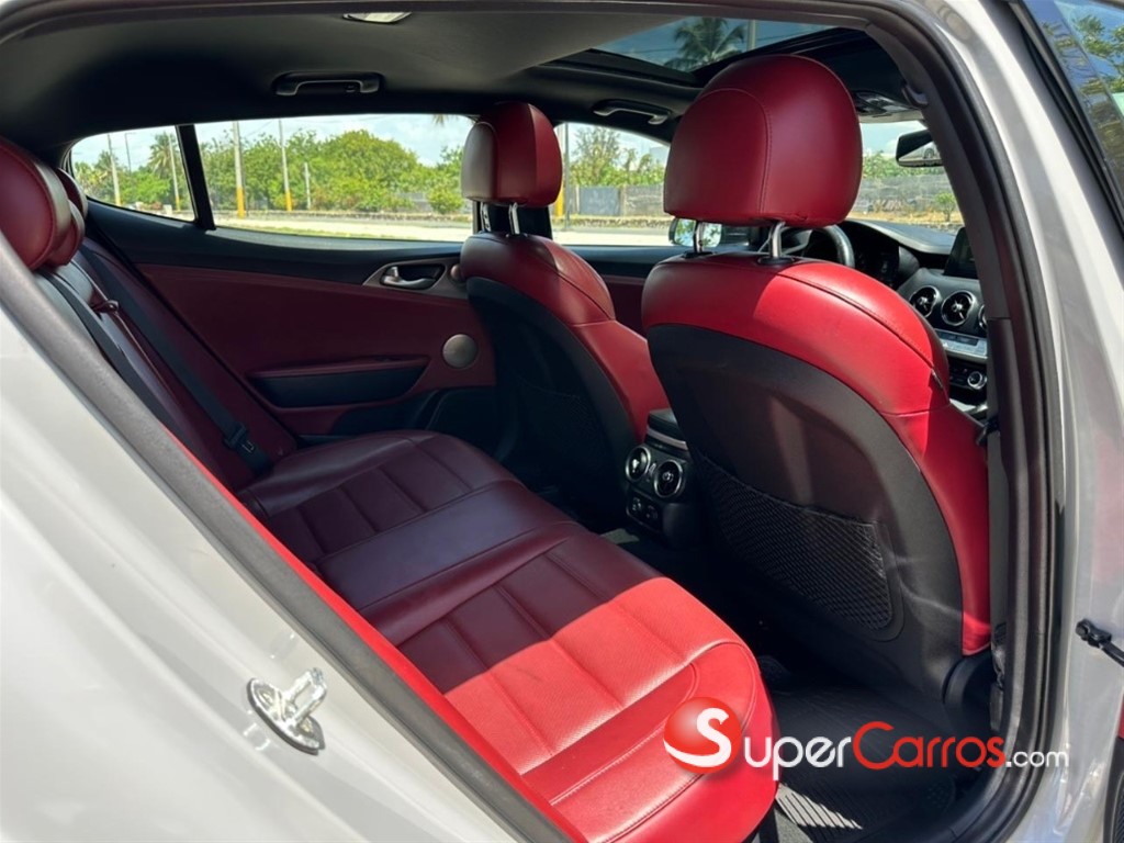 2019 Kia Stinger GT — foto 9 / 12