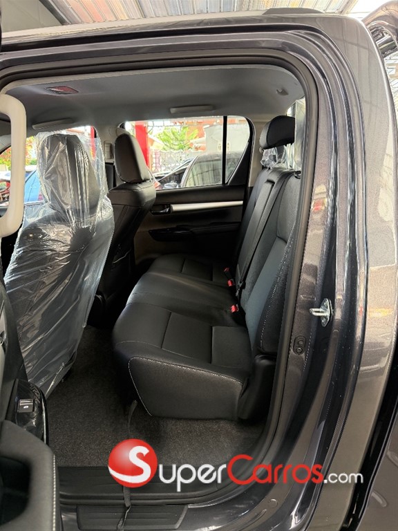2025 Toyota Hilux WIDE TREAD — foto 7 / 10