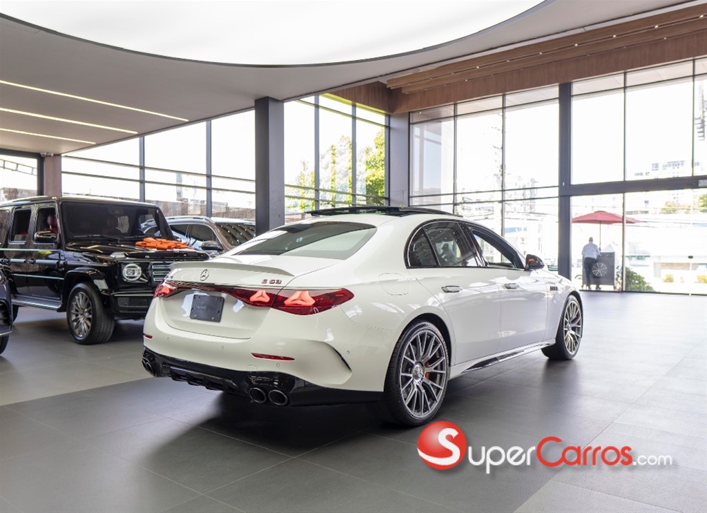 2026 Mercedes-Benz Clase E 53 AMG — foto 3 / 11