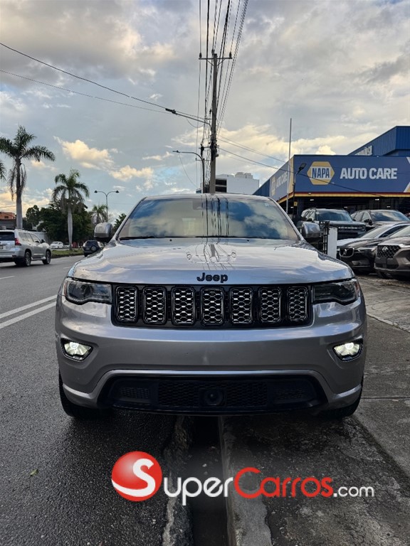 2020 Jeep Grand Cherokee Altitude — foto 2 / 10