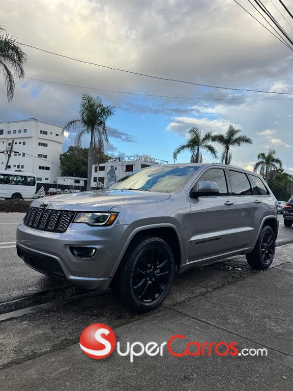 2020 Jeep Grand Cherokee Altitude — foto 5 / 10