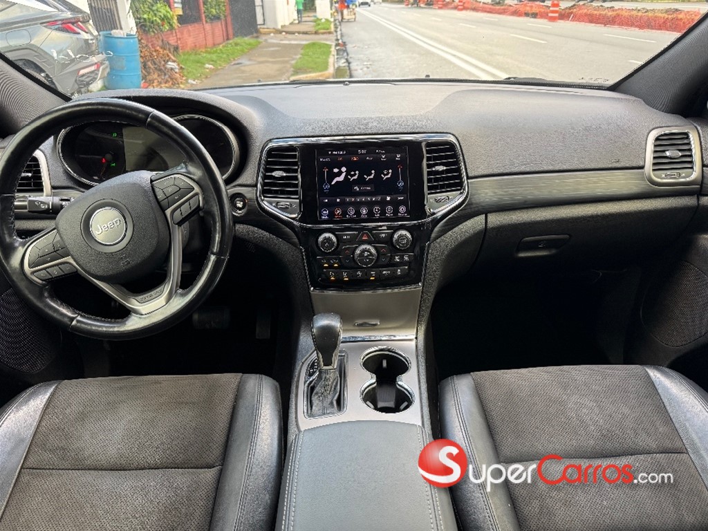 2020 Jeep Grand Cherokee Altitude — foto 8 / 10