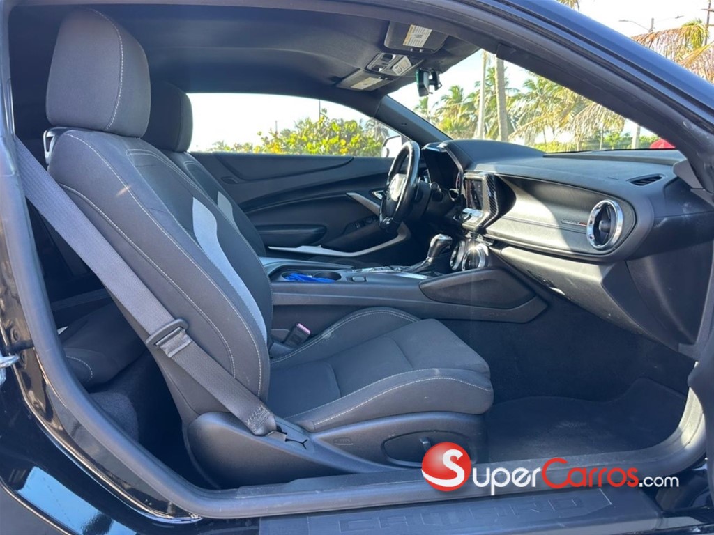 2020 Chevrolet Camaro LS — foto 9 / 12