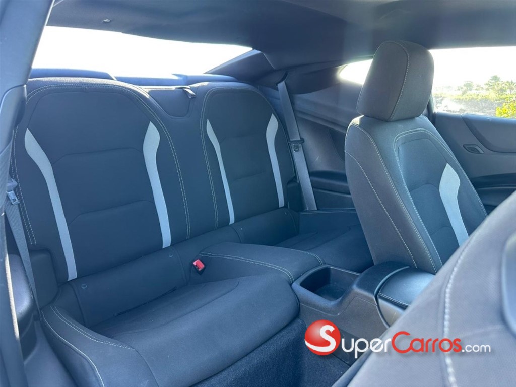 2020 Chevrolet Camaro LS — foto 10 / 12